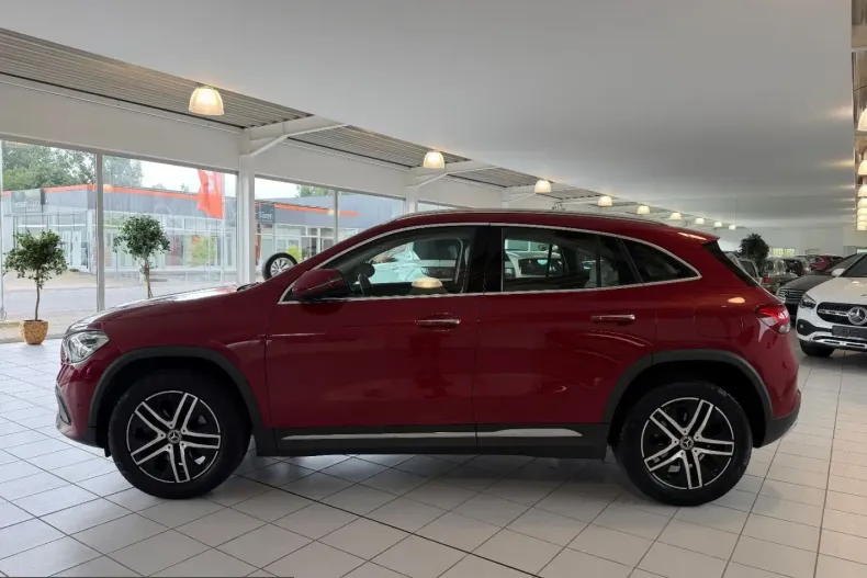 Mercedes-Benz GLA 200 (Clasa GLA) din 2023 cu 88.000 km - oferta MER247899 - foto 2