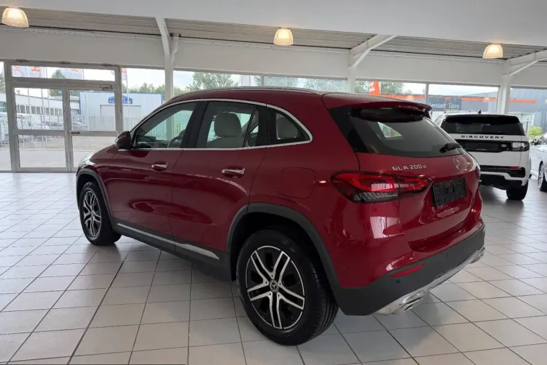 Mercedes-Benz GLA 200 (Clasa GLA) din 2023 cu 88.000 km - oferta MER247899 - foto 3