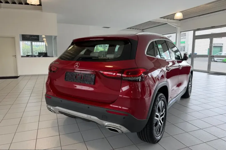 Mercedes-Benz GLA 200 (Clasa GLA) din 2023 cu 88.000 km - oferta MER247899 - foto 5