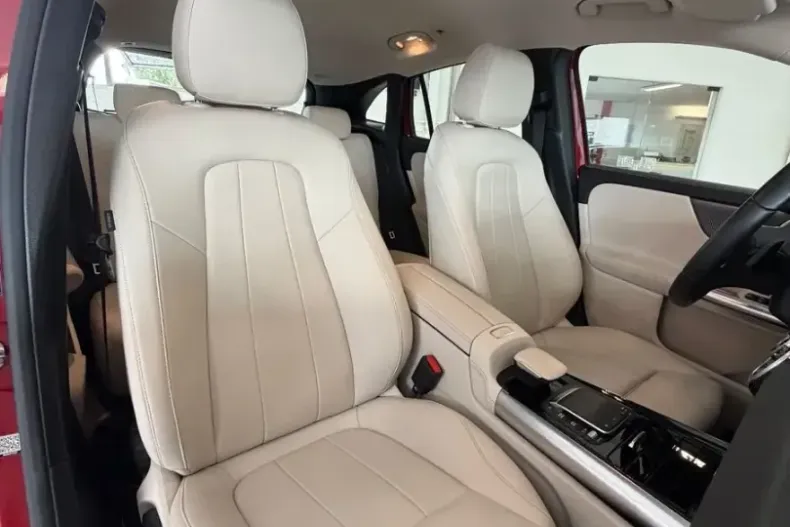 Mercedes-Benz GLA 200 (Clasa GLA) din 2023 cu 88.000 km - oferta MER247899 - foto 13