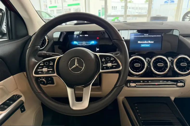 Mercedes-Benz GLA 200 (Clasa GLA) din 2023 cu 88.000 km - oferta MER247899 - foto 17