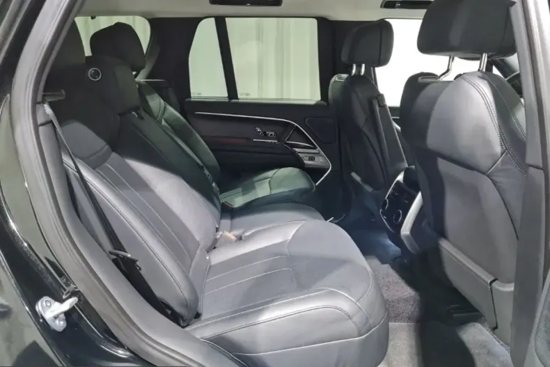 Land Rover Range Rover din 2023 cu 84.836 km - oferta LAN247900 - foto 6