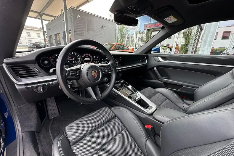 Porsche 911 din 2024 cu 12.210 km - oferta POR247903 - foto 24