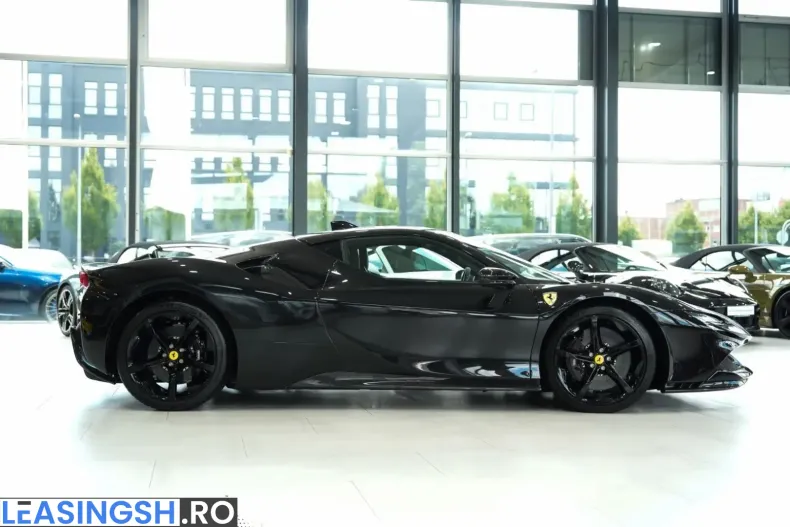 Ferrari SF90 din 2022 cu 1.146 km - oferta FER247909 - foto 6