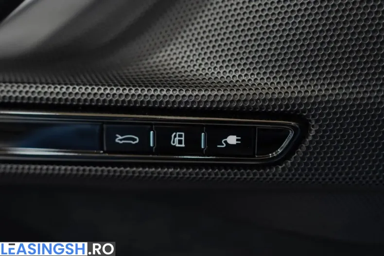 Ferrari SF90 din 2022 cu 1.146 km - oferta FER247909 - foto 38