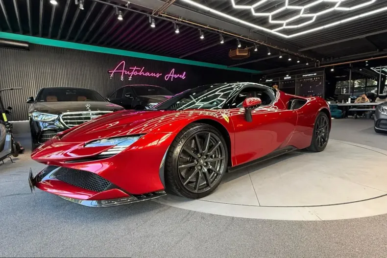 Ferrari SF90 din 2021 cu 7.000 km - oferta FER247910 - foto 2