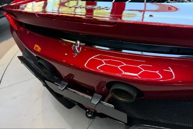 Ferrari SF90 din 2021 cu 7.000 km - oferta FER247910 - foto 13