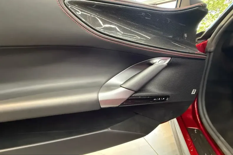 Ferrari SF90 din 2021 cu 7.000 km - oferta FER247910 - foto 19