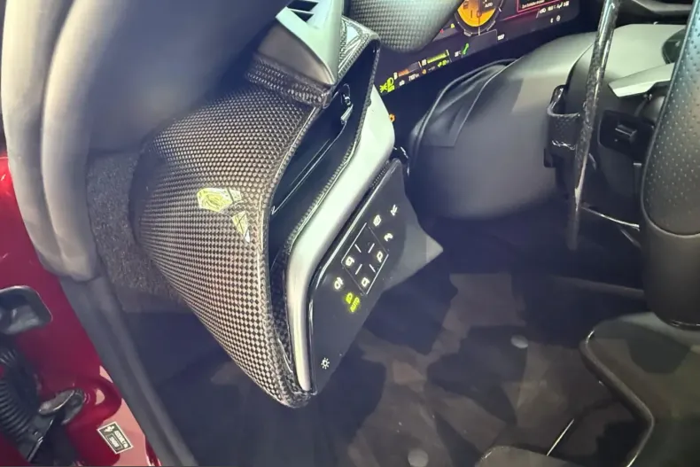 Ferrari SF90 din 2021 cu 7.000 km - oferta FER247910 - foto 22