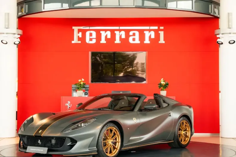 Ferrari 812 din 2022 cu 8.070 km - oferta FER247913 - foto 1