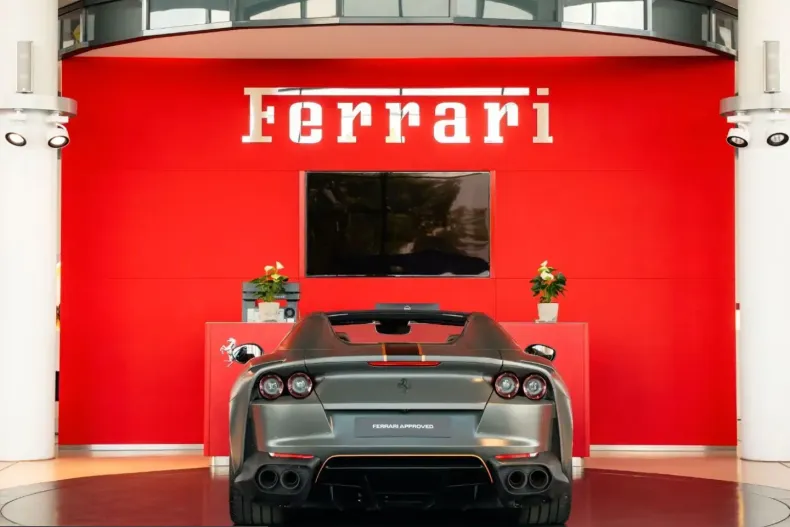 Ferrari 812 din 2022 cu 8.070 km - oferta FER247913 - foto 4