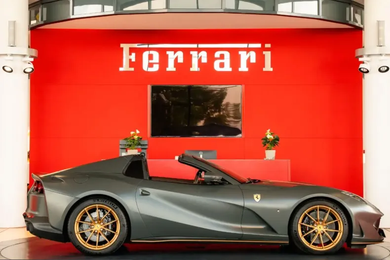 Ferrari 812 din 2022 cu 8.070 km - oferta FER247913 - foto 6