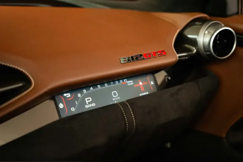 Ferrari 812 din 2022 cu 8.070 km - oferta FER247913 - foto 23