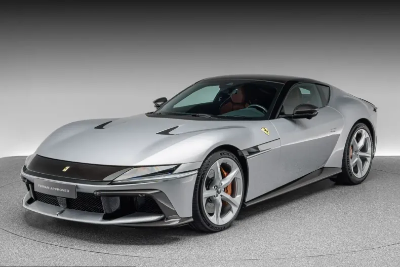 Ferrari 12Cilindri din 2025 cu 1.600 km - oferta FER247917 - foto 1