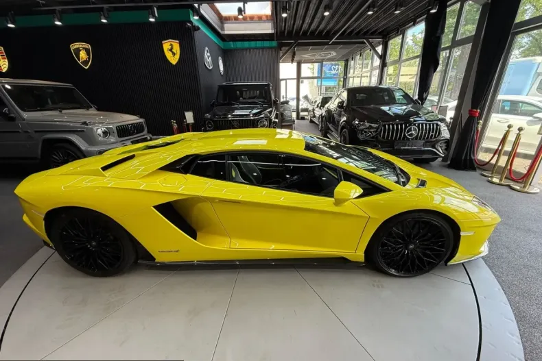 Lamborghini Aventador din 2022 cu 17.745 km - oferta LAM247941 - foto 8