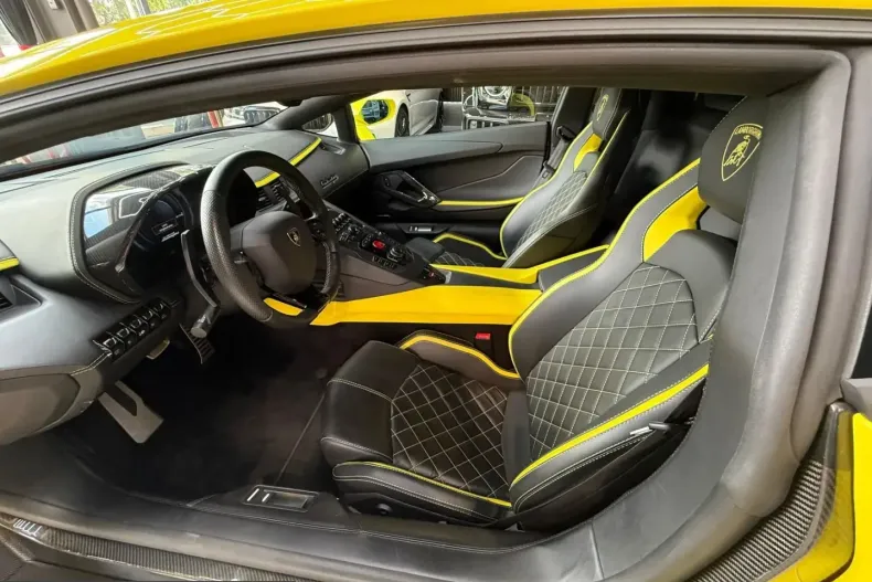 Lamborghini Aventador din 2022 cu 17.745 km - oferta LAM247941 - foto 18