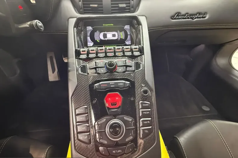 Lamborghini Aventador din 2022 cu 17.745 km - oferta LAM247941 - foto 31