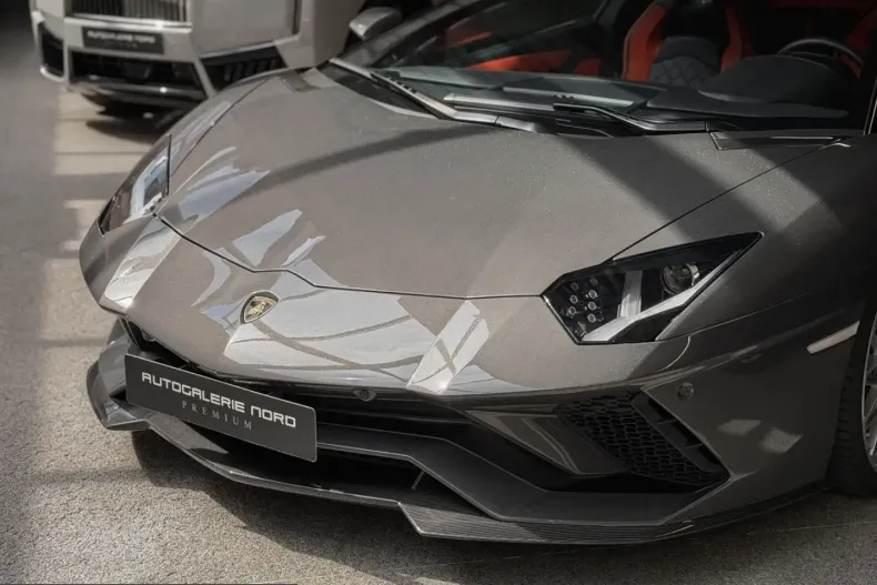 Lamborghini Aventador din 2021 cu 9.800 km - oferta LAM247942 - foto 2