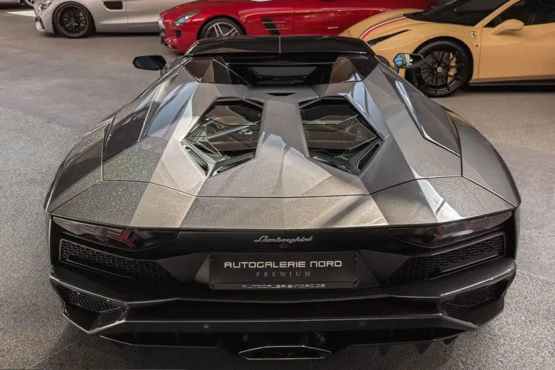 Lamborghini Aventador din 2021 cu 9.800 km - oferta LAM247942 - foto 19