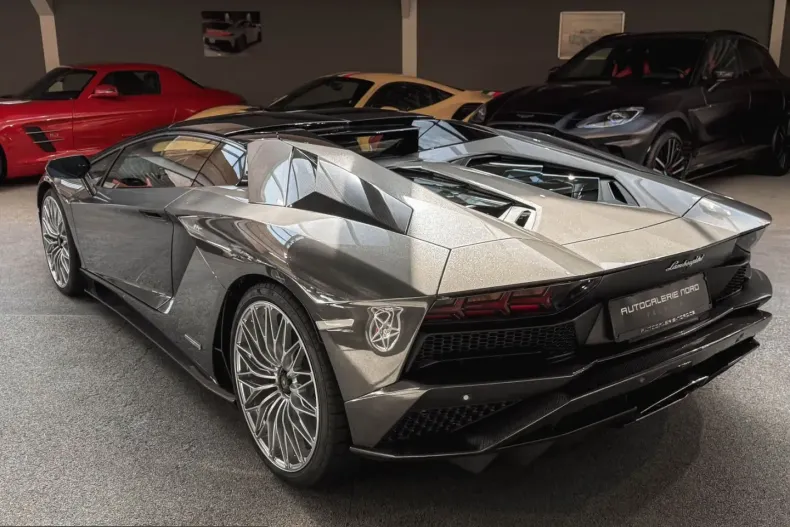 Lamborghini Aventador din 2021 cu 9.800 km - oferta LAM247942 - foto 20
