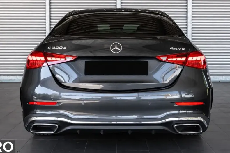 Mercedes-Benz C 300 (Clasa C) din 2025 cu 5.000 km - oferta MER247951 - foto 3