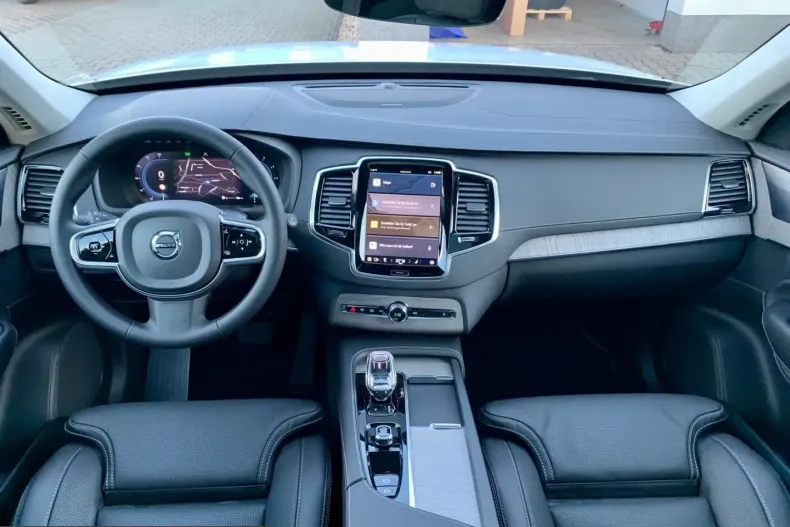 Volvo XC90 din 2023 cu 45.816 km - oferta VOL247952 - foto 13