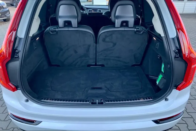 Volvo XC90 din 2023 cu 45.816 km - oferta VOL247952 - foto 32