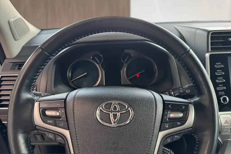 Toyota Land Cruiser din 2024 cu 49.350 km - oferta TOY247961 - foto 10