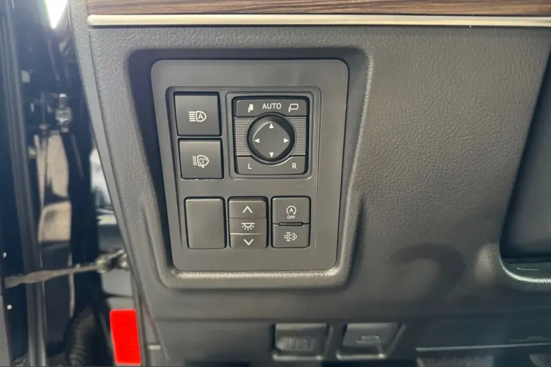 Toyota Land Cruiser din 2024 cu 49.350 km - oferta TOY247961 - foto 14