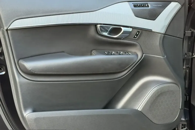 Volvo XC90 din 2024 cu 31.200 km - oferta VOL247966 - foto 8