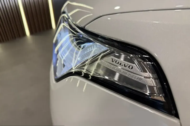 Volvo XC90 din 2024 cu 14.000 km - oferta VOL247968 - foto 10
