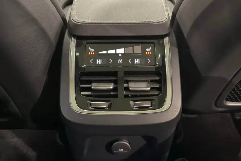 Volvo XC90 din 2024 cu 14.000 km - oferta VOL247968 - foto 34