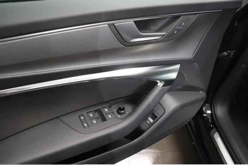 Audi A6 din 2025 cu 1.400 km - oferta AUD247970 - foto 6