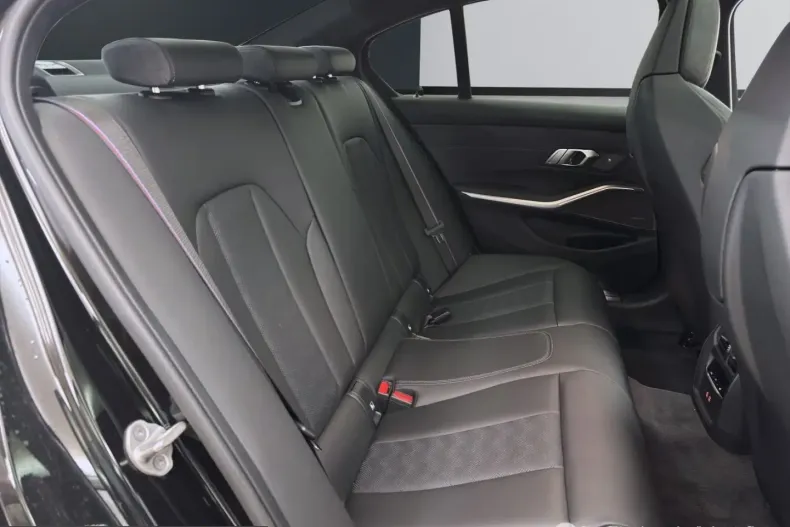 BMW M3 (Seria 3) din 2025 cu 7.300 km - oferta BMW247979 - foto 9