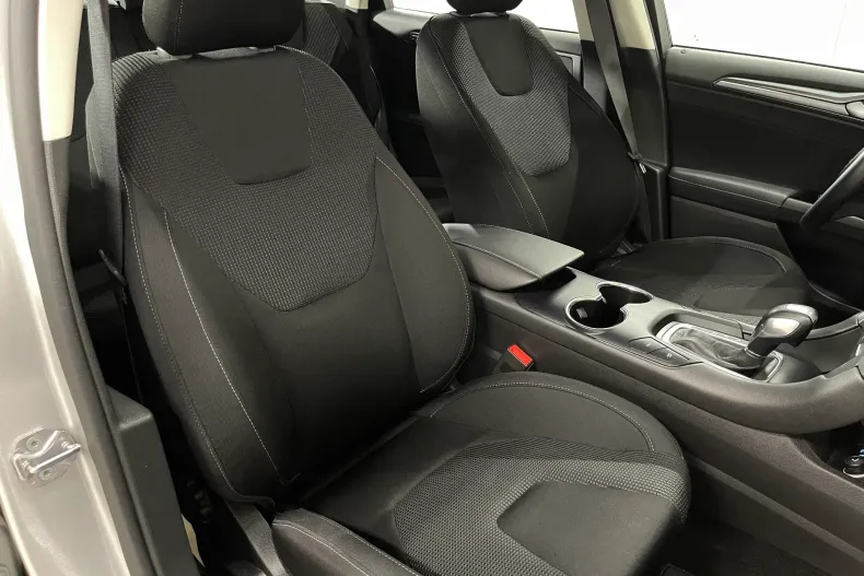 Ford Mondeo din 2022 cu 70.320 km - oferta FOR248008 - foto 9