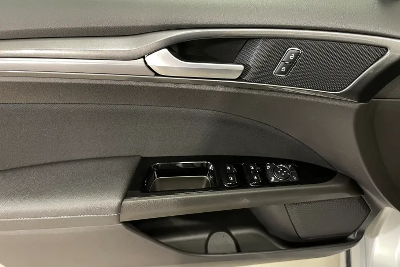 Ford Mondeo din 2022 cu 70.320 km - oferta FOR248008 - foto 22