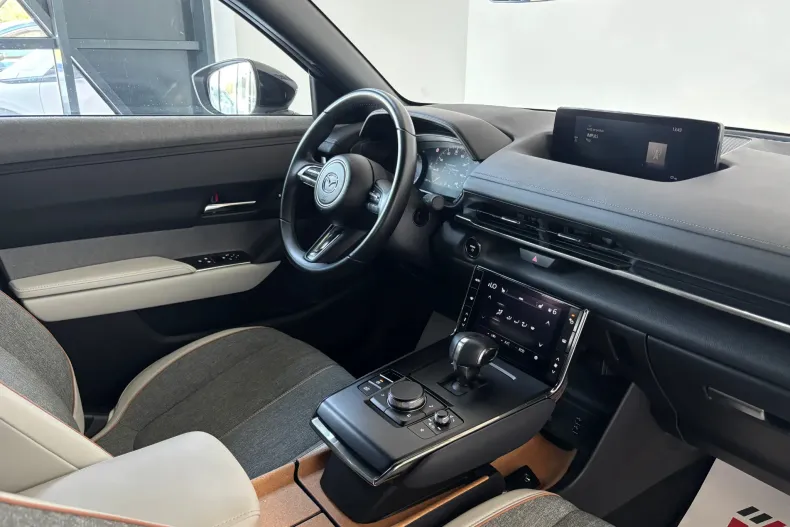 Mazda MX-3 din 2022 cu 12.900 km - oferta MAZ248019 - foto 6