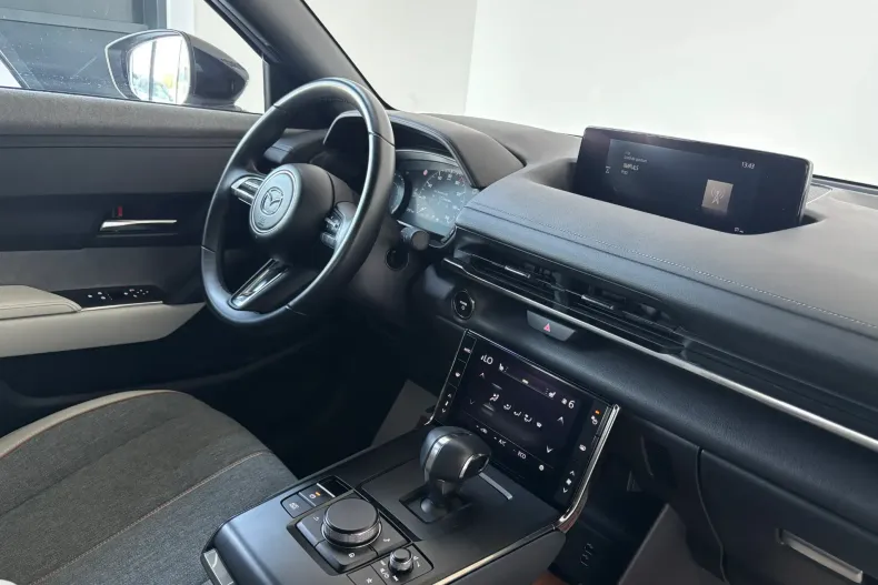Mazda MX-3 din 2022 cu 12.900 km - oferta MAZ248019 - foto 7