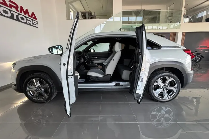 Mazda MX-3 din 2022 cu 12.900 km - oferta MAZ248019 - foto 19