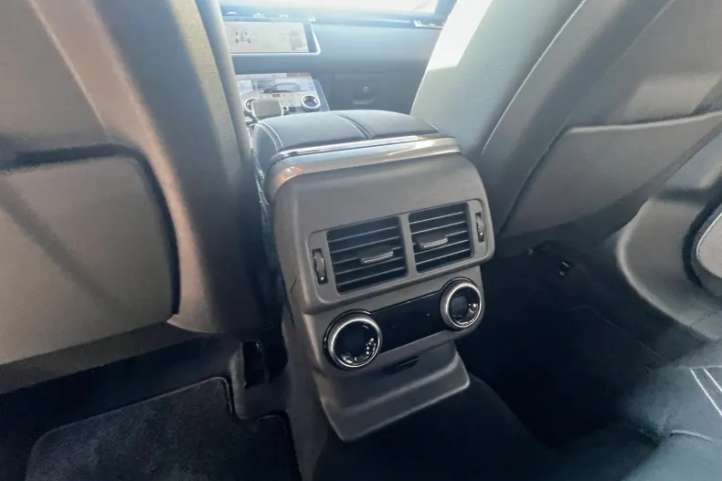 Land Rover Range Rover Velar din 2022 cu 39.950 km - oferta LAN248021 - foto 17