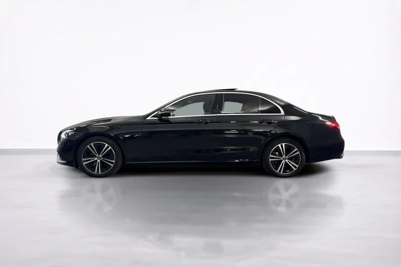Mercedes-Benz E 220 (Clasa E) din 2023 cu 43.605 km - oferta MER248023 - foto 4