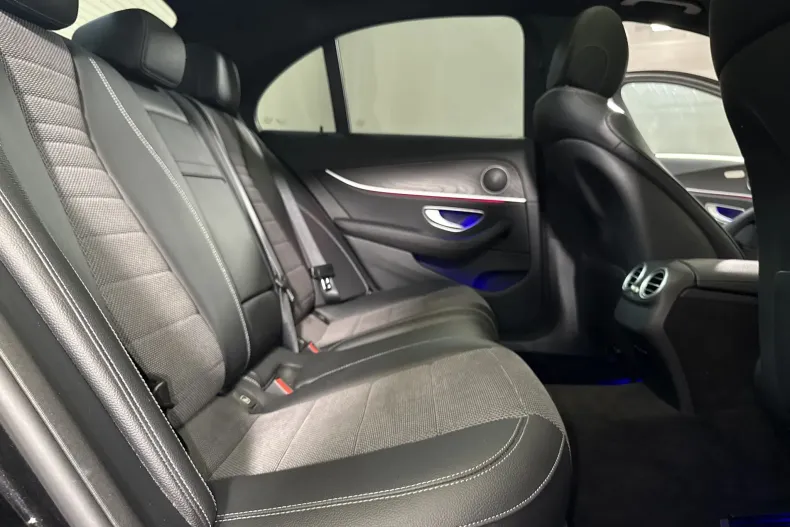 Mercedes-Benz E 220 (Clasa E) din 2023 cu 43.605 km - oferta MER248023 - foto 12
