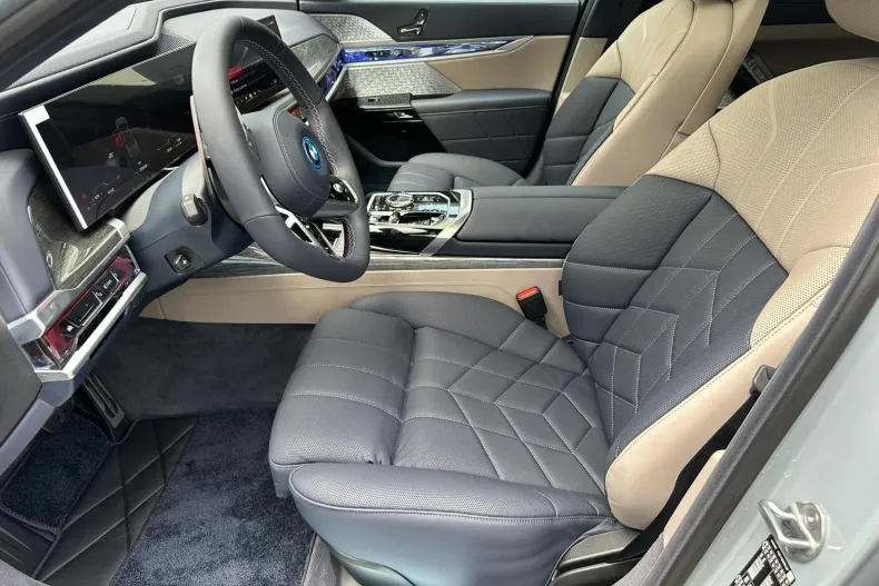 BMW M7 (Seria 7) din 2024 cu 15.000 km - oferta BMW248047 - foto 7