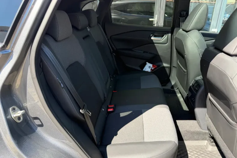 Nissan Qashqai din 2024 cu 14.217 km - oferta NIS248062 - foto 17