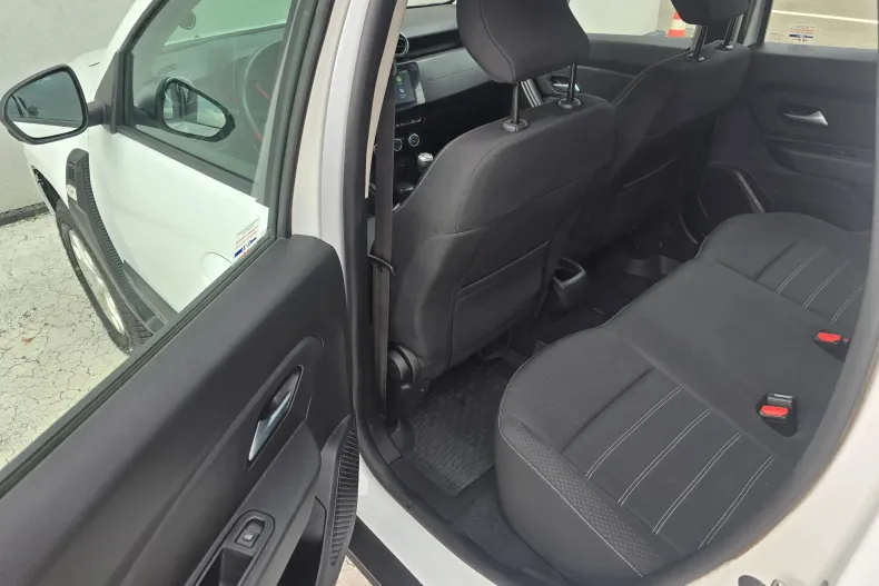 Dacia Duster din 2023 cu 98.642 km - oferta DAC248066 - foto 21