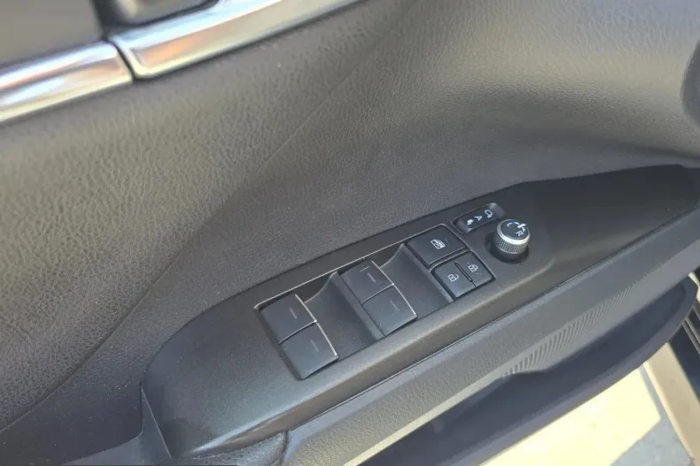 Toyota Camry din 2022 cu 164.533 km - oferta TOY248067 - foto 7