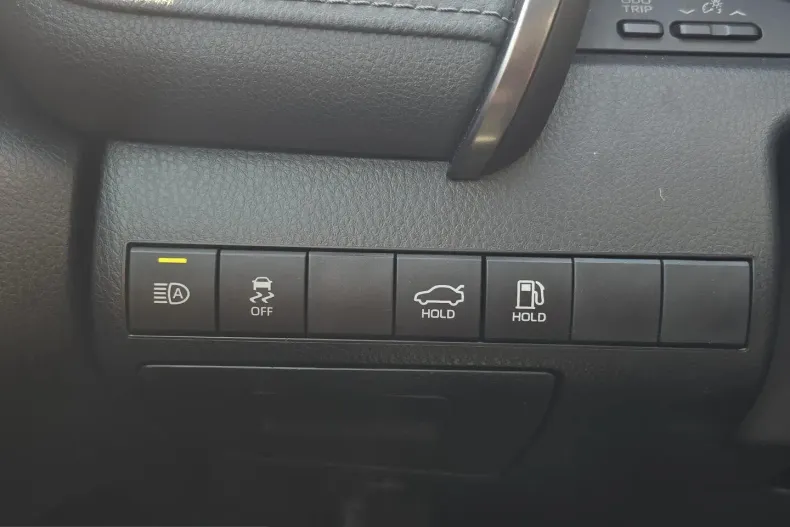 Toyota Camry din 2022 cu 164.533 km - oferta TOY248067 - foto 10