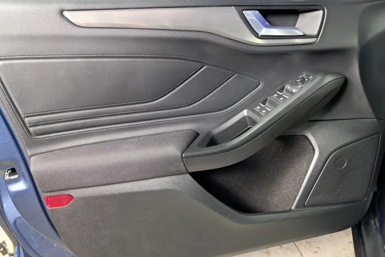 Ford Focus din 2023 cu 77.670 km - oferta FOR248075 - foto 10