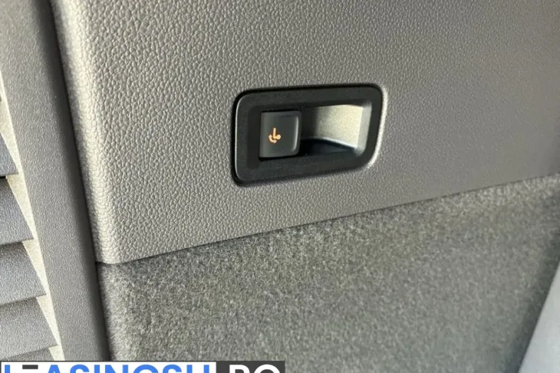 Volkswagen Multivan din 2026 cu 9.000 km - oferta VOL248079 - foto 12