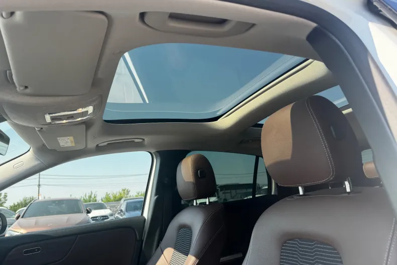 Mercedes-Benz GLA 200 (Clasa GLA) din 2022 cu 61.500 km - oferta MER248085 - foto 23